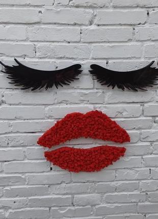 Червоні губи з моху та вії як декор в салон краси. логотип на стіну в салон, студію краси.3 фото