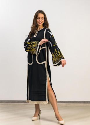 Вышитое женское платье "ласточки прямое" черное7 фото