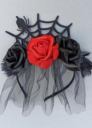 Обруч с черными и красными розами и небольшой вуалью. обруч к хеллоуину.8 фото