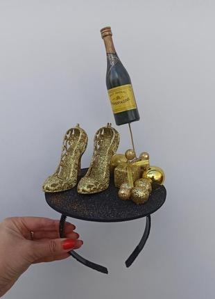 Цікавий, веселий та оригінальний новорічний обруч з туфельками шампанським і кульками9 фото