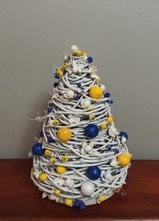 Патріотична жовто-блакитна новорічна ялинка на стіл4 фото