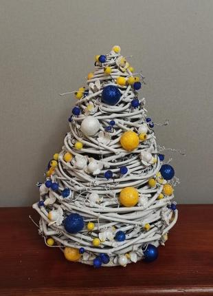 Патріотична жовто-блакитна новорічна ялинка на стіл6 фото