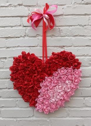 Декор до дня святого валентина. серце з червоних та рожевих троянд 50 см6 фото