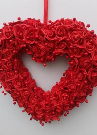 Декор до дня святого валентина. серце з червоних троянд3 фото