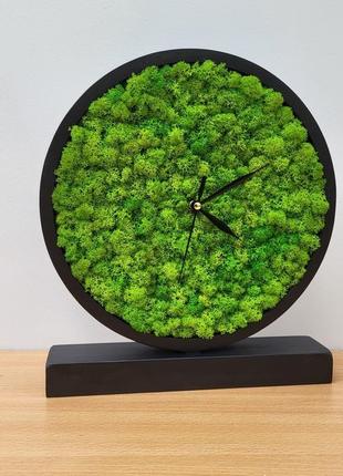 Круглий годинник з дерева та моху на стіл. годинник в офіс. годинник на подарунок3 фото
