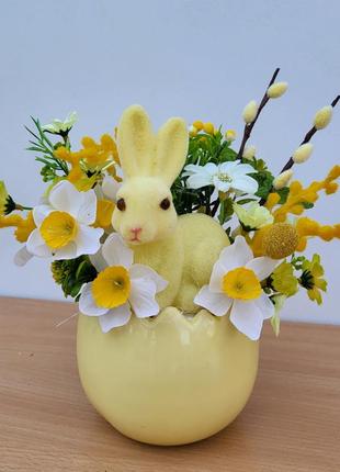 Пасхальна композиція з зайчиком