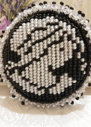 Брошь круглая мадонна