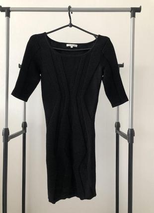 Продам маленькое черное платье