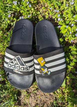 Adidas шльопанці 37 р по устілці 24 см стан на фото