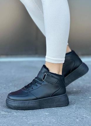 Жіночі зимові кросівки, із шкіри, утеплені на хутрі, чорні2 фото