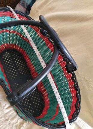 Пластиковая корзинка