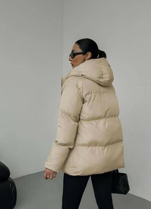 Жіноча зимова курточка, оверсайз, з капюшоном, бежева2 фото