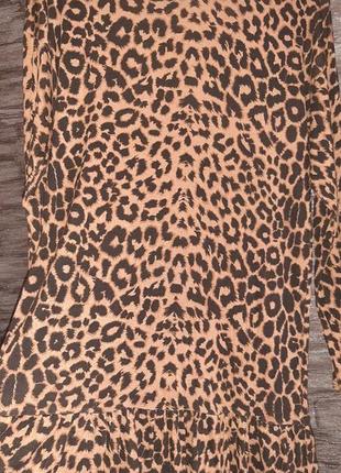 Женское платье с леопардовым принтом3 фото