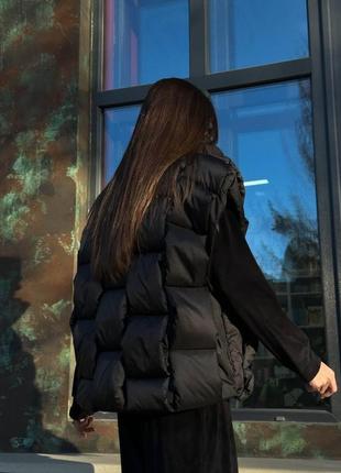 Женская легкая жилетка на молнии, с карманами, черная4 фото