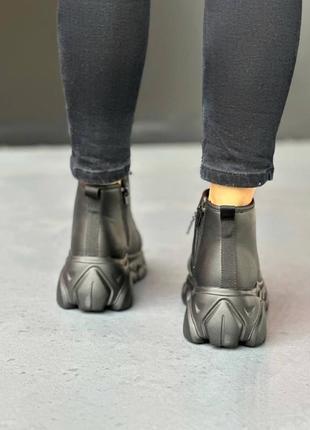 Женские зимние ботинки, из кожи, утепленные на меху, черные6 фото