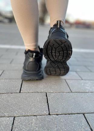 Жіночі зимові кросівки, із шкіри, утеплені на хутрі, чорні8 фото