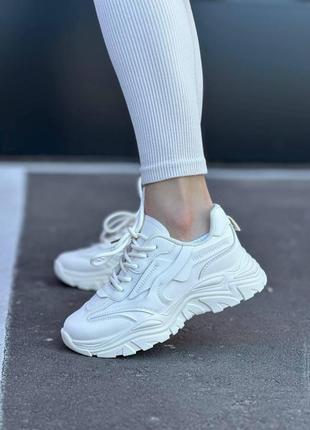 Женские кроссовки из эко-кожи, демисезонные, светло-бежевые2 фото