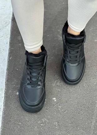 Жіночі зимові кросівки, із шкіри, утеплені на хутрі, чорні9 фото