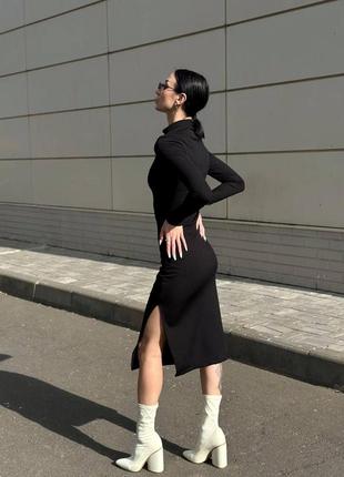 Тепла облягаюча сукня з розрізом на стегні, чорна8 фото