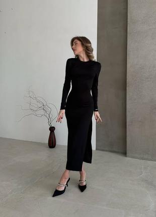 Облягаюча сукня міді, з розрізом на стегні, чорна