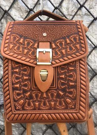 Кожаная сумка с тиснением подкова, сумка трансформер, сумка-рюкзак, тиснение на кожаной сумке. пояс