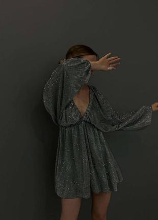 Приталенное платье мини, оверсайз, с открытой спинкой, серебро4 фото
