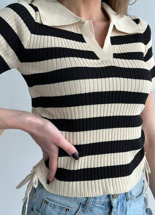 Женская футболка поло в полоску со шнурками по бокам3 фото