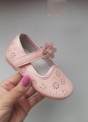 Туфли детские розовые для девочки цветочка на липучке2 фото