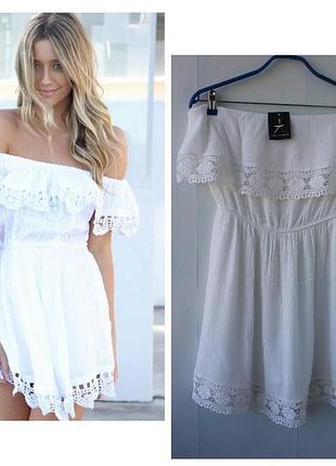 Белое платье с открытыми плечами atmosphere , кружево, вискоза