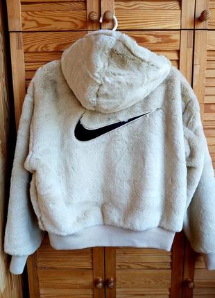 Меховая куртка nike оригинал2 фото