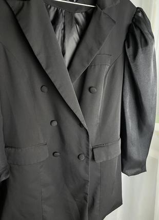Чорний піджак подовжений блейзер з пишними рукавами5 фото