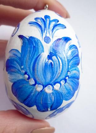 Великодня писанка мальованка гусак з гусеняткомком