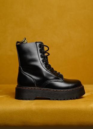 Шикарные ботинки dr martens с мехом