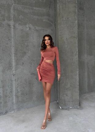 Платье эффектное