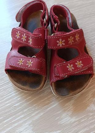 Босоножки девочка 27р
