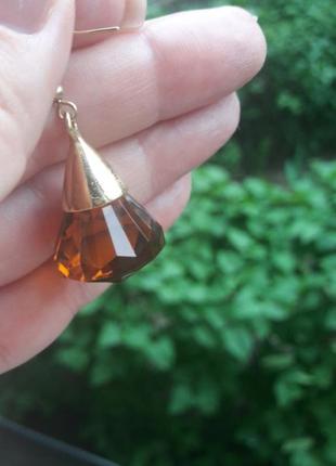 Серьги с коньячным камнем