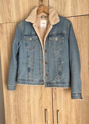 Жіноча джинсовка з хутром