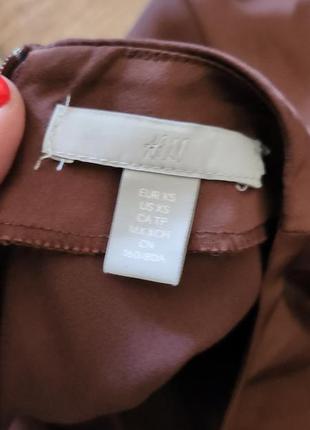 Платье мини атласное шоколадное h&amp;m4 фото