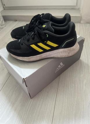 Кросівки adidas 32 розмір