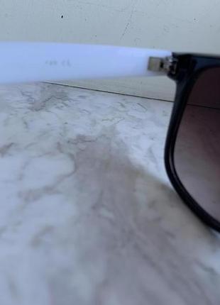 Стильні чорні сонцезахисні окуляри в стили rey ban5 фото