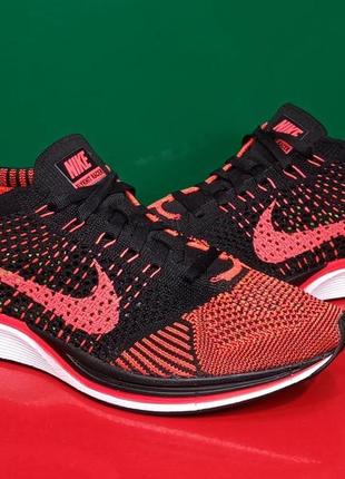 Женские беговые кроссовки nike flyknit racer black laser crimson оригинал3 фото