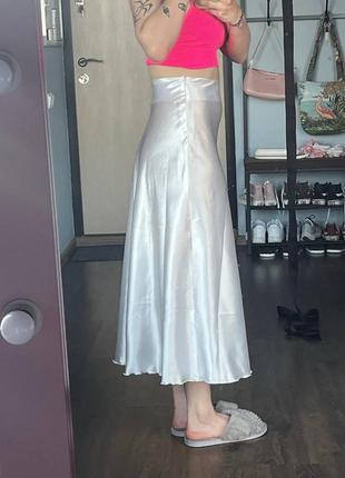Новая юбка белая атлас2 фото