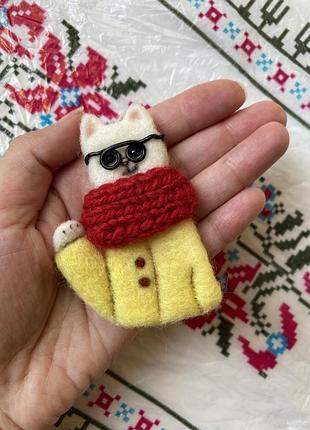 Брошка кот в очках
