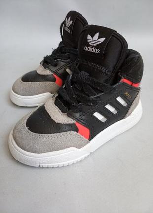 Кроссовки adidas