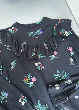 Красивая блуза в цветы2 фото