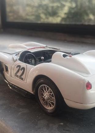 Модель ferrari testarossa 1:24 машинка металічна близько 18см недорого