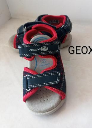 Сандалі босоніжки бренду geox дихаюча устілка з натуральної шкіри uk 6 eur 23