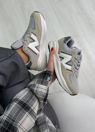 Кросівки фірмові