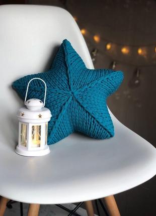 Інтер'єрна подушка зірочка з трикотажної пряжі