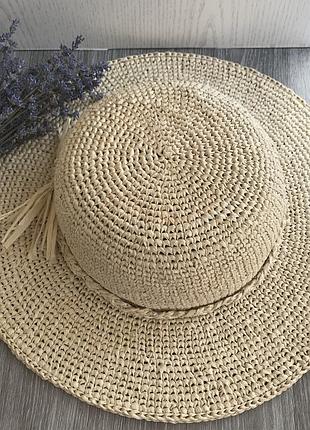 Шляпа из рафии